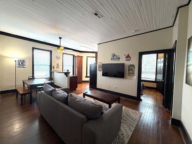 Photo - 523 E Broad St