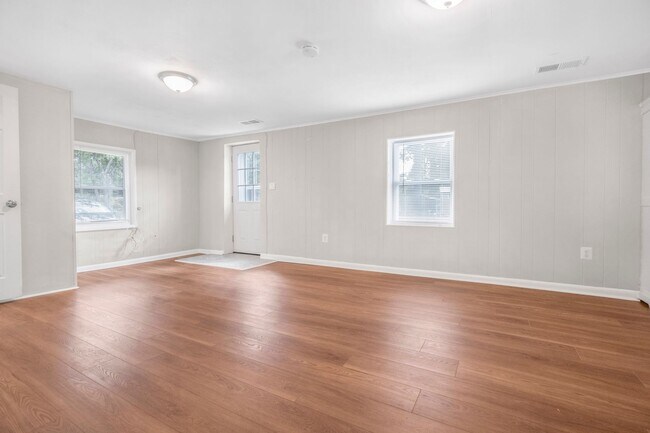 Photo - Cozy 2 BR/1 BA Apartment in Bowie!