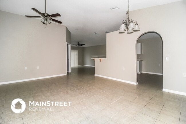 Photo - 372 Breezeway Dr