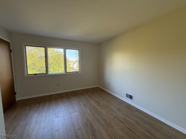Building Photo - 678 Broad St Unit C1 Rental