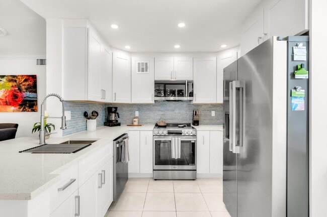 Building Photo - 600 Egret Cir Unit 7205