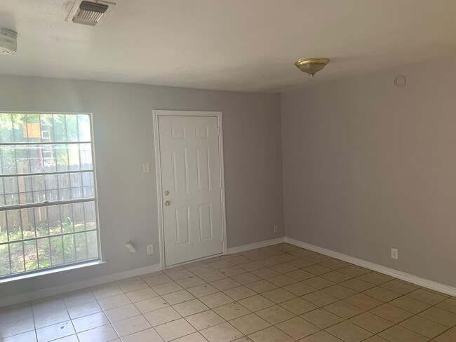 Photo - Cute 2/1 townhome with extra storage and covered parking