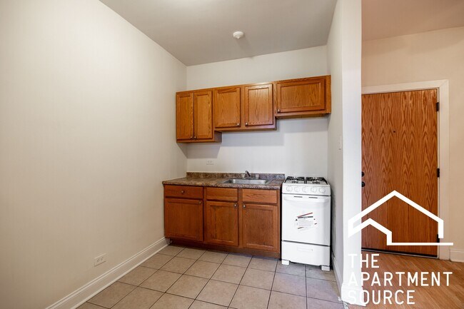 Building Photo - 4851 N Damen Ave
