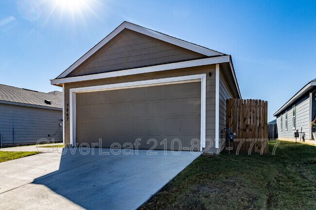 Photo - 5867 Coahulia Rdg