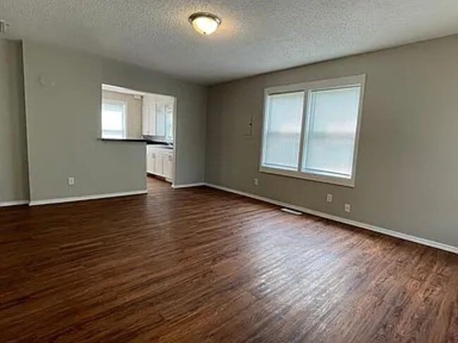Photo - Updated 2 bed/1 bath home!