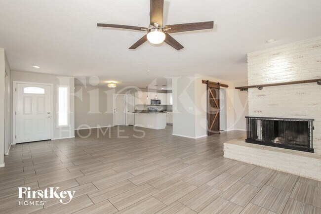 3940 W Solano Dr S
