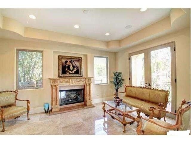 Photo - 1101 S Bundy Dr