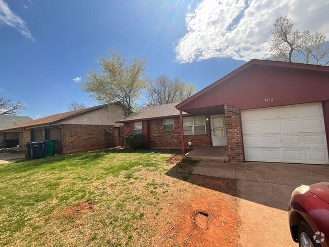 Building Photo - 3 bedroom 1 1/2 bath Rental