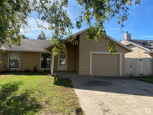 Building Photo - 3 bedroom duplex in Broken Arrow! Rental