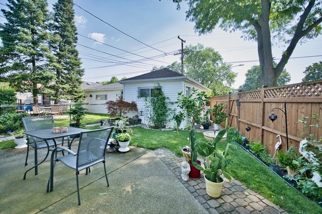 Photo - 5974 W Miami Ave