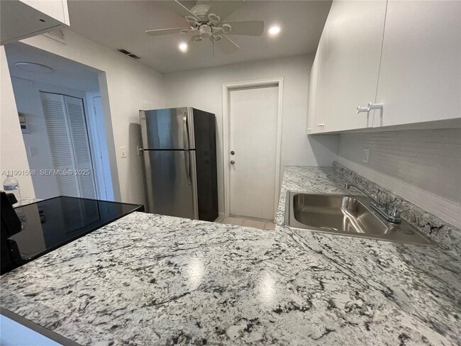 Photo - 1817 S Ocean Dr Unidad 226