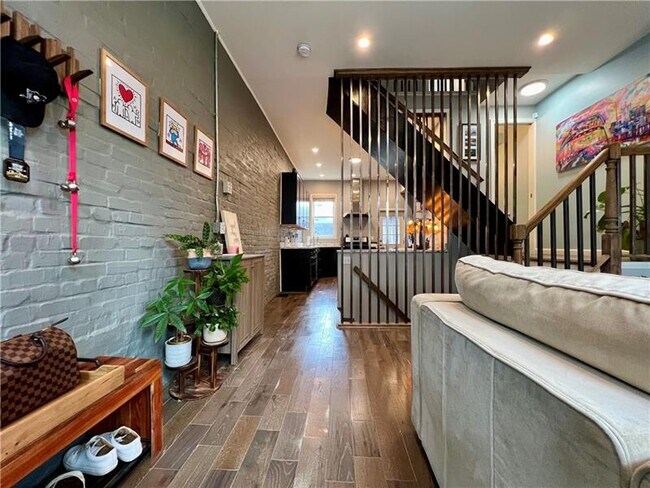 Photo - 3813 Foster St