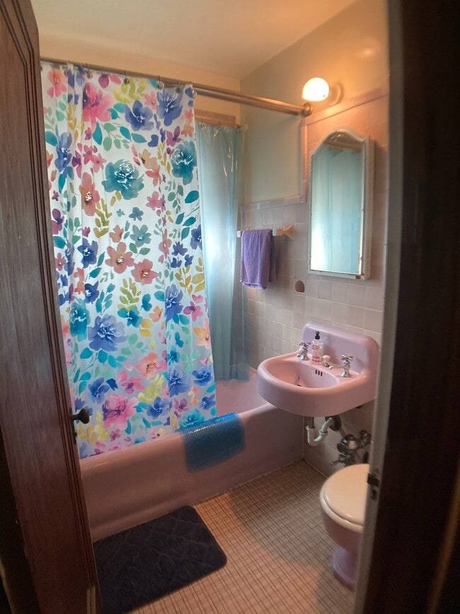 1428 E Capitol Drive