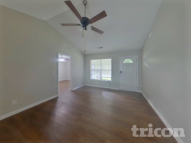Photo - 113 E Panther Creek Rd
