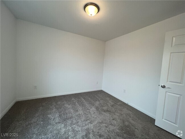 Building Photo - 5872 Aurora Gold Ave Rental