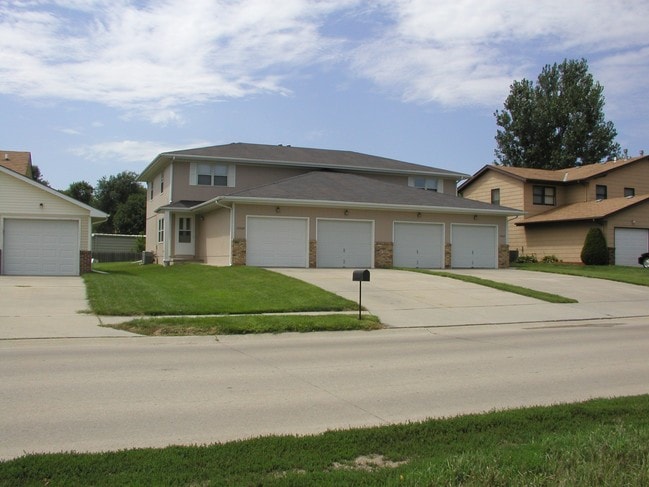 Front - 13305 Discovery Dr Unit 1