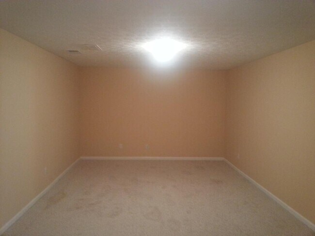 Photo - Lease option Hugh 6 bedroom 3 bath