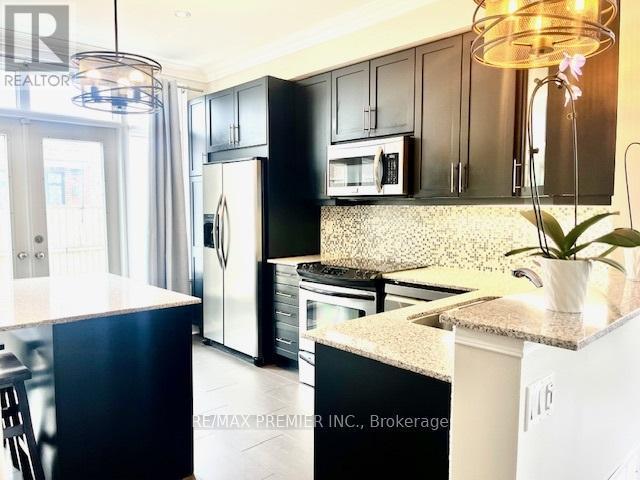 Photo - 835A Oxford St