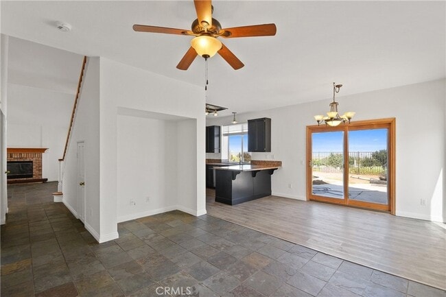 1253 Taft Ln