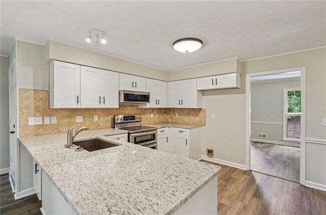 Photo - 141 Patterson Rd SW