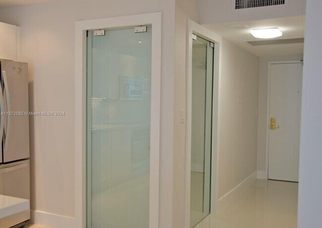 Photo - 2301 COLLINS Ave Unit 912