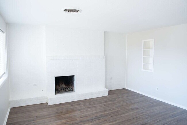 Photo - Updated 3 Bed 2 Bath Duplex!!