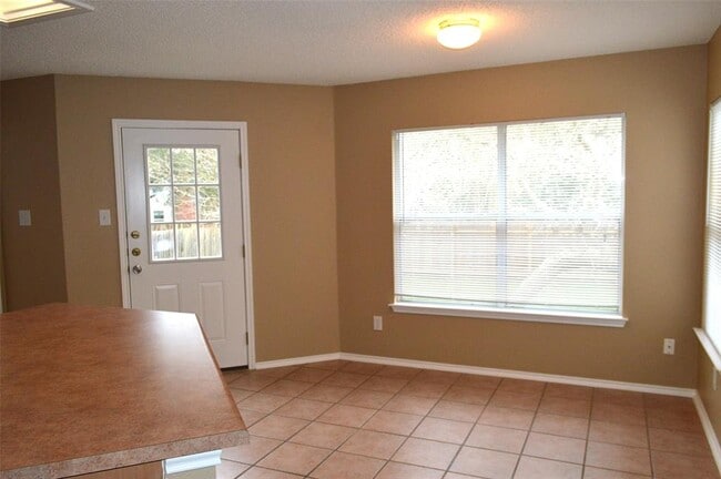 Photo - 2014 Carriage Club Dr