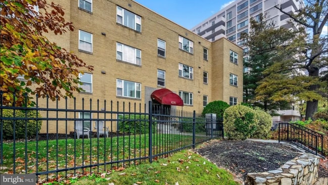 Building Photo - 4225 N Henderson Rd Unit 204