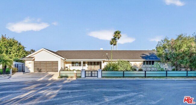 Building Photo - 4186 Regal Oak Dr
