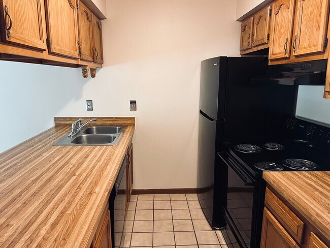 Photo - 4788 Sunnybrook Rd