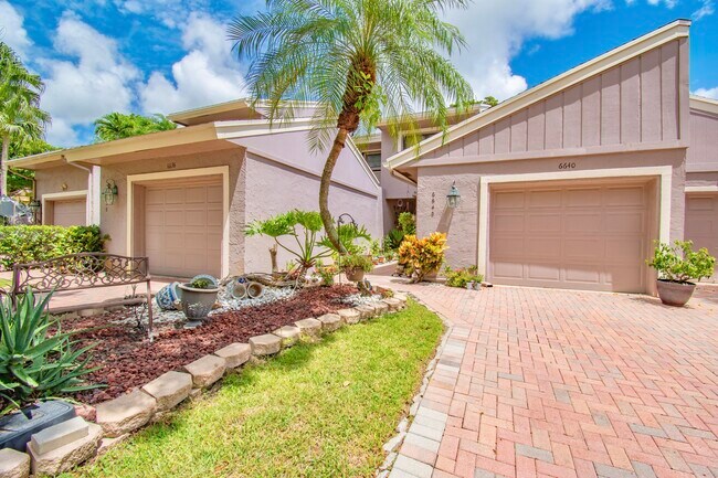 Photo - 6640 Thornhill Ct