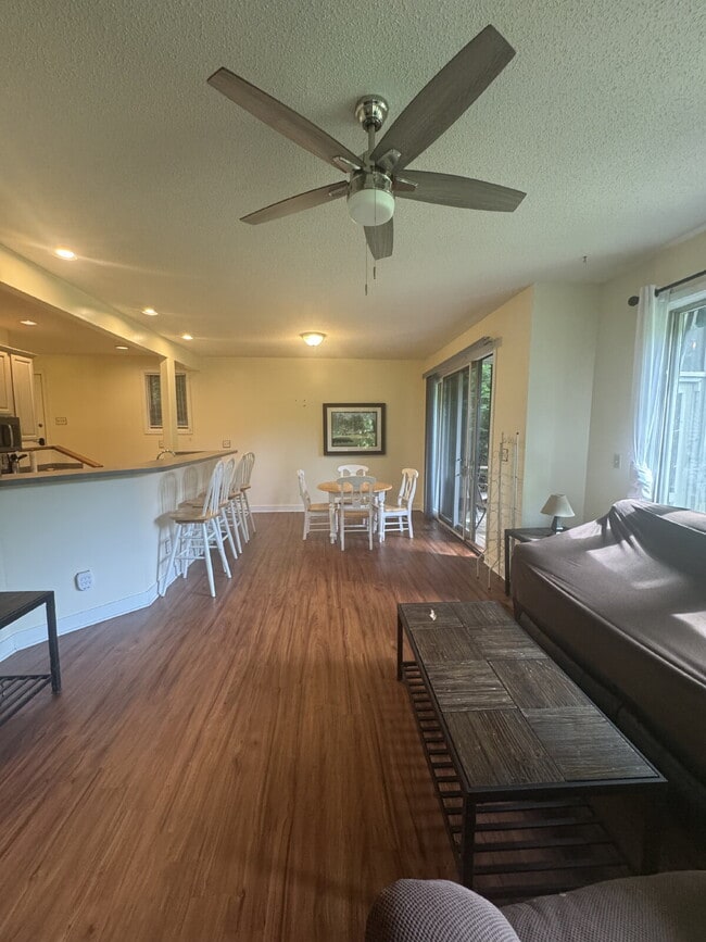Charming furnished ground level Mountain Condo.
