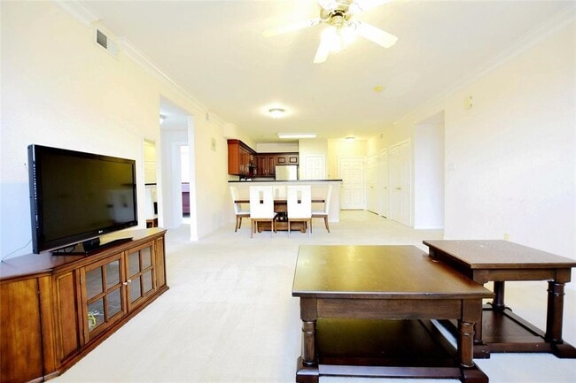 Building Photo - 6633 W Sam Houston Pkwy S Unit 2D Rental