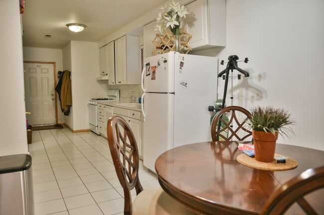 Photo - 918 N Paulina St Unit G