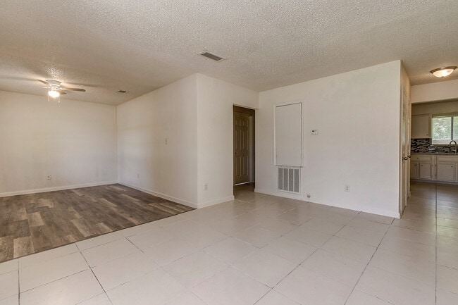 Photo - 3 Bedr/ 1 bath Beautiful Home in Danbury, ...