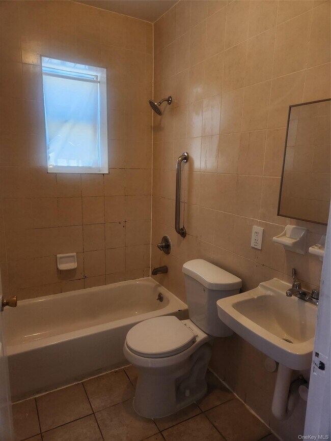 Photo - 448 Ashford St Unit 2nd Floor
