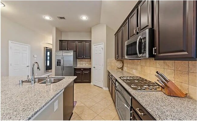 Photo - 817 Ferrule Dr