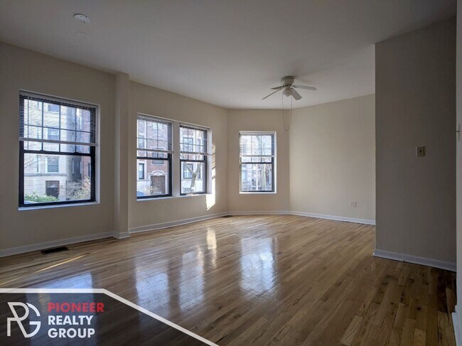 Photo - 656 W Cornelia Ave Unidad 1