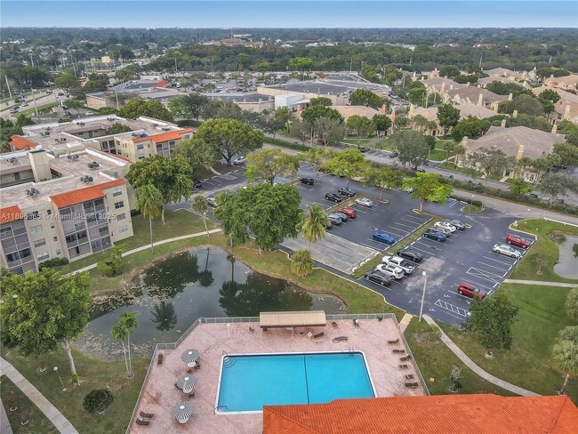 Photo - 1830 SW 81st Ave Unidad 4410
