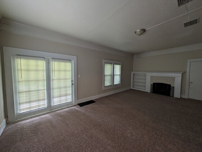 Photo - 8218 Fayette St