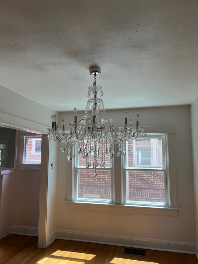 Photo - 821 Harrison St