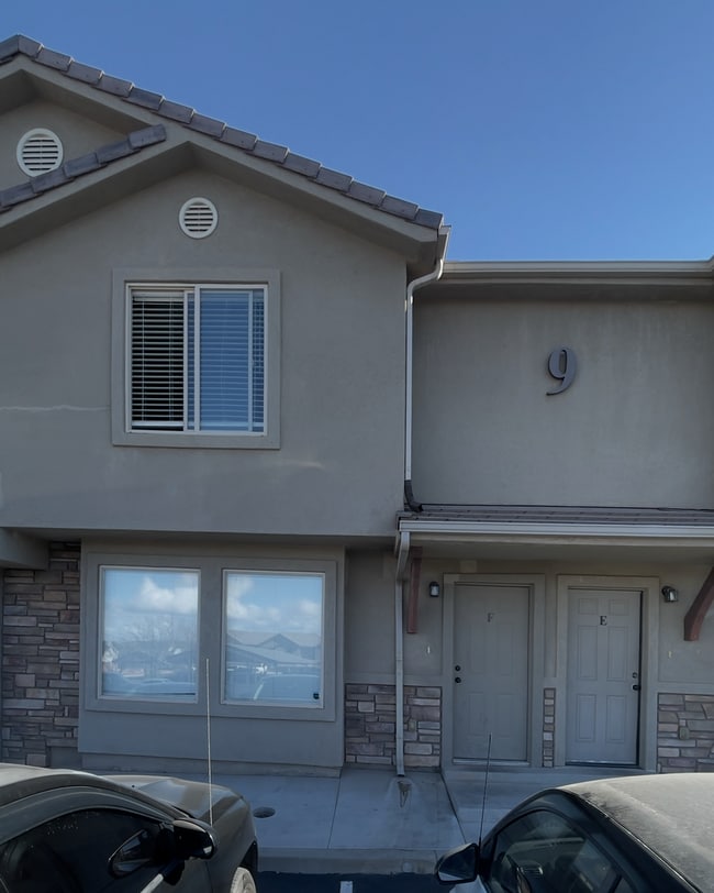 Building Photo - Pet Friendly!! 3-Bed Townhouse!