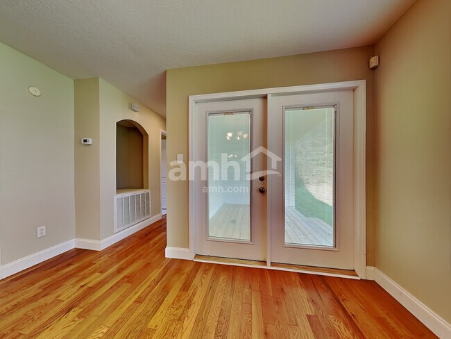 Photo - 8131 Broken Rock Ln