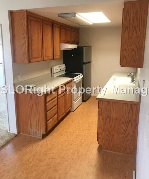 Building Photo - AVAILABLE NOVEMBER - 2 Bedroom / 1.5 Bath ... Unit A