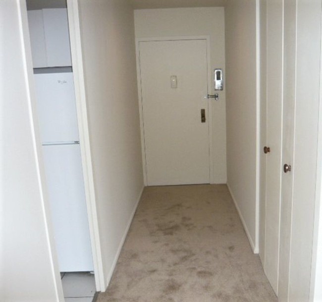 Entry/hallway - 5757 N Sheridan Rd Apartment Unit 16E