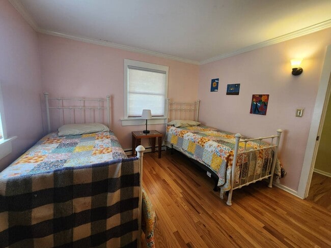 Photo - 832 W Fulton Rd