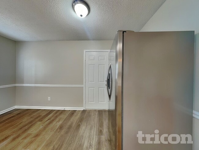 Photo - 207 Crystal Ct