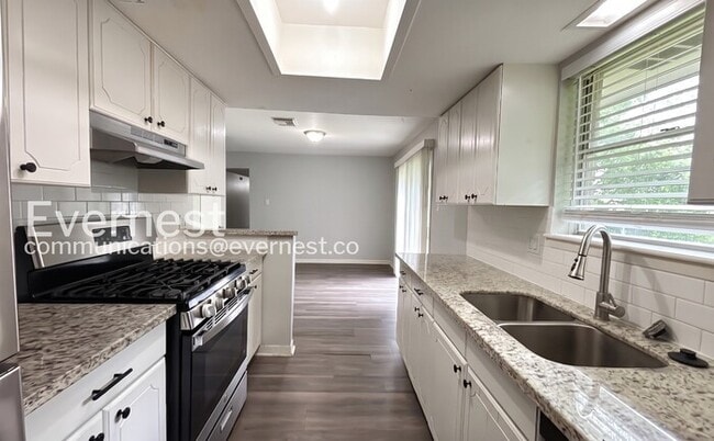 Photo - 12318 Astoria Blvd