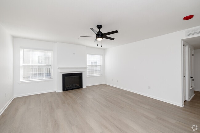 3BR, 3BA - 1,395SF - Living Room