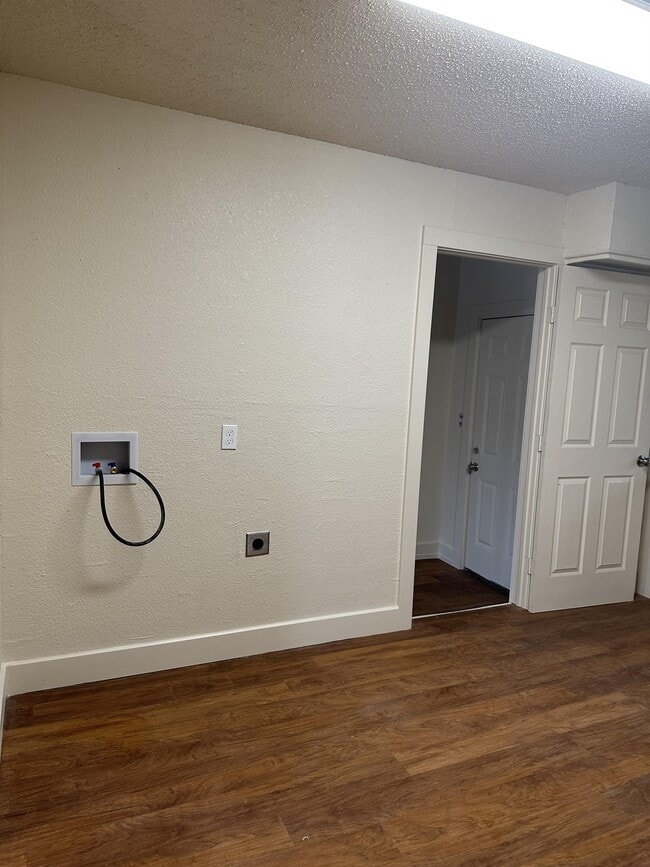 Photo - 5635 Avenue B